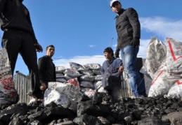 Suriyeli vatandaşlara kömür dağıtımı yapıldı