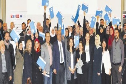 Suriyeli yetişkinlerin, eğitim sektörüne uyum ve entegrasyonuna destek olunması amaçlanıyor