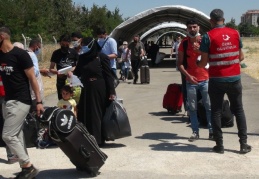 Suriyeliler, bayram için ülkelerine gitmeye başladı