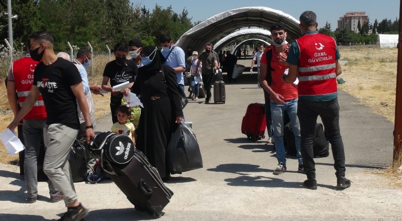 Suriyeliler, bayram için ülkelerine gitmeye başladı