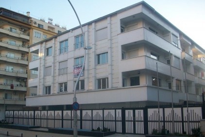 Suriyeliler boşalttı, binaya kiralık levhası asıldı