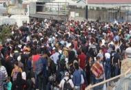 Suriyeliler sınır kapısında izdiham oluşturdu