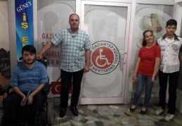 Suriyeliler’den engellilere sıra gelmiyor