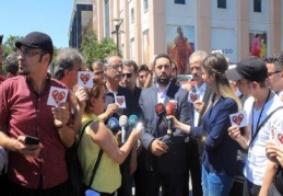 Suriyeliler’den “İnsanlığı öldürmeyelim” çağrısı
