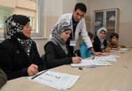 Suriyeliler’e türkçe kursu veriliyor