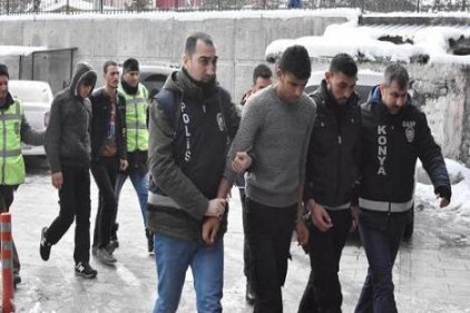 Suriyeliler&#8217;i haraca bağlayan gaspçılar yakalandı