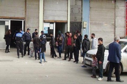 Suriyelilerin kaçak muayenehanelerine baskın Tıbbi cihazlar ele geçirildi