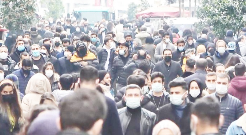 'Sürü bağışıklığı sistemini uygulamak çok büyük bir risk'