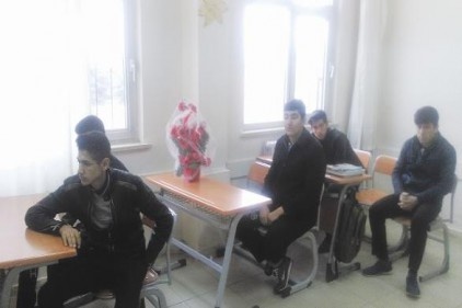 Süt sağarken ölen lise öğrencisinin masası boş kaldı