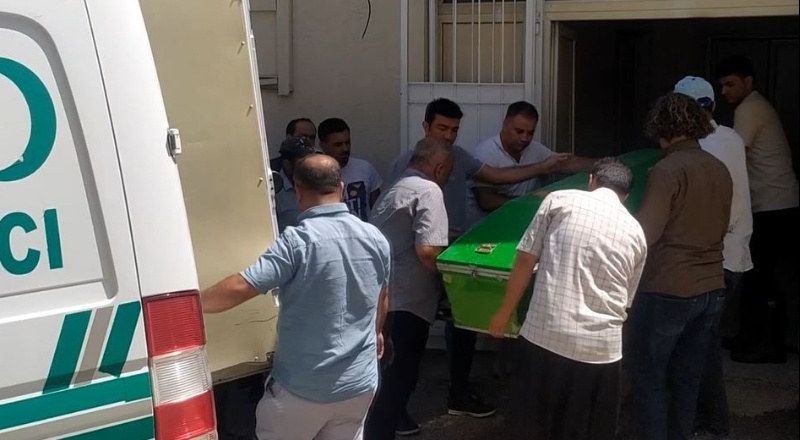 Süt sağımı yaparken elektrik akımına kapıldı