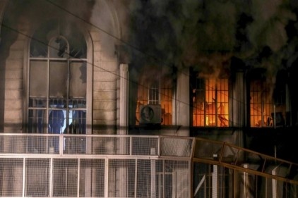 Suudi Arabistan, İran&#039;a Uçak Seferlerini Durdurdu 