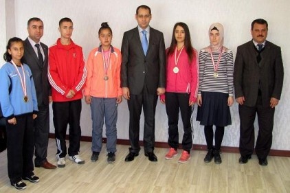 Taekwandocular, Araban Kaymakamı Serhat Karabektaş&#8217;ı ziyaret etti