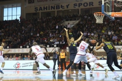 Tahincioğlu Basketbol Süper Ligi: Gaziantep Basketbol: 55 - Fenerbahçe: 67 