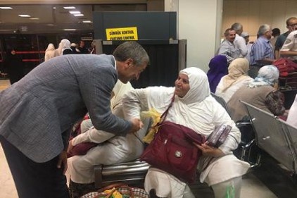 Tahmazoğlu hacıları karşıladı