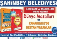 Tahmazoğlu, ilkokul ve anasınıfı öğrencilerine de kitap seti hediye etti