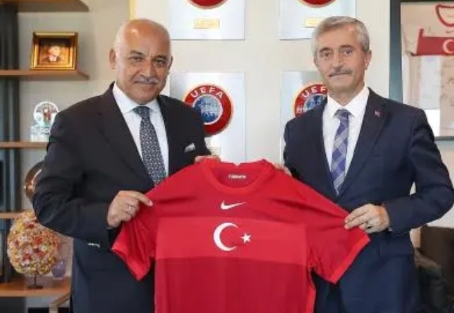 Tahmazoğlu, Koçer ve Murat Aydın'dan Büyükekşi'ye ziyaret