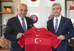 Tahmazoğlu, Koçer ve Murat Aydın'dan Büyükekşi'ye ziyaret