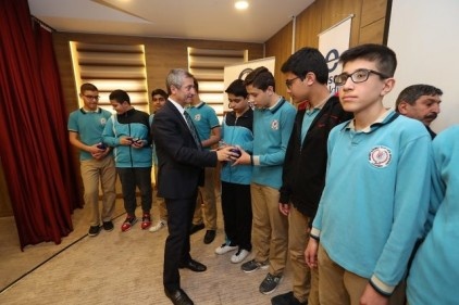 Tahmazoğlu, öğrencilerilerle bir araya geldi