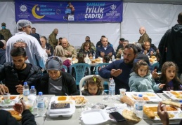 Tahmazoğlu, Ramazan ayının ilk iftarını şehit aileleri ve gazilerle açtı