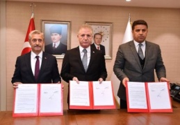 Tahmazoğlu ve Vali Gül kan bağışı protokolünü imzaladı 