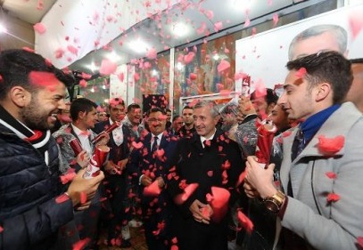 Tahmazoğlu, yüzde 60,25 oy ile yeni bir rekora imza attı