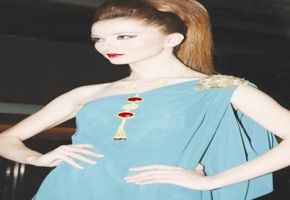 Takılar podyuma çıktı