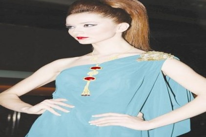 Takılar podyuma çıktı