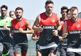 Takımın yeni transferleri ilk antrenmanlarına çıktı