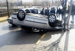 Takla atan araçtan burnu bile kanamadan çıktı
