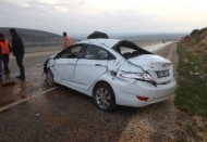 Takla atan otomobilden sağ çıktı 