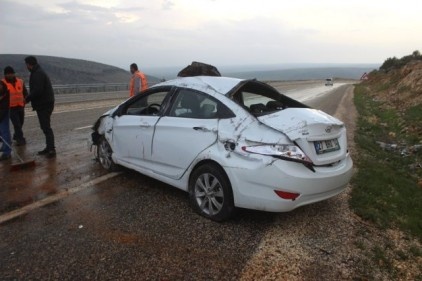 Takla atan otomobilden sağ çıktı 