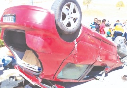 Takla atan otomobilin sürücüsü yaralandı