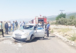 Taklalar atan araçtan burunları bile kanamadan çıktılar