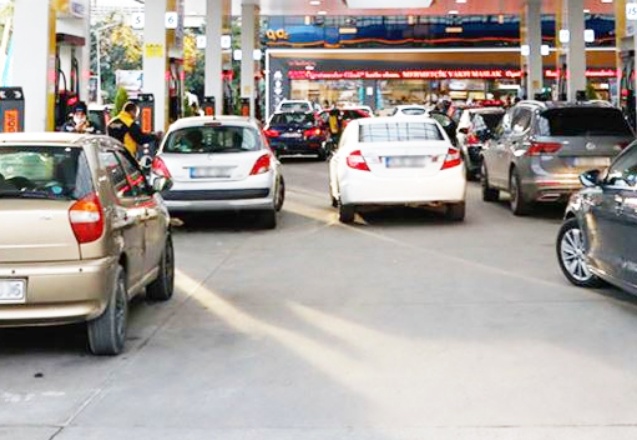 Taksi esnafı ve yurttaş araçlarını LPG’den benzine dönüştürüyor
