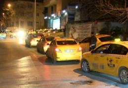 Taksiciler, yılda en az 3-4 kez 750-1500 TL ödeyerek taksimetre güncellemesi yaptırıyor