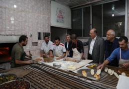 Taksicilerle sohbet ettiler