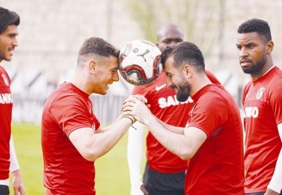 Taktik çalıştılar