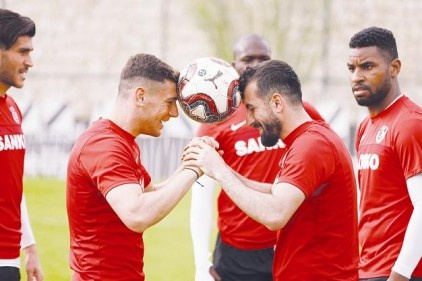 Taktik çalıştılar