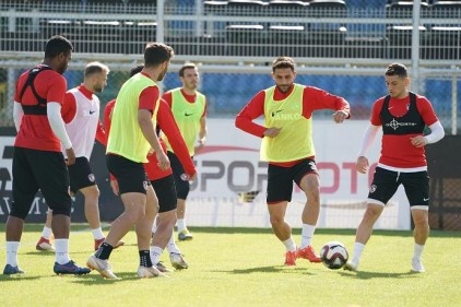 Taktik ve 5&#039;e 2 pas çalıştılar
