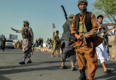 Taliban, Afganistan'ın en büyük ikinci şehri Kandahar'ı ele geçirdiğini duyurdu