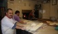 Tam buğday ekmeğinden lahmacun ve börek yapıyor