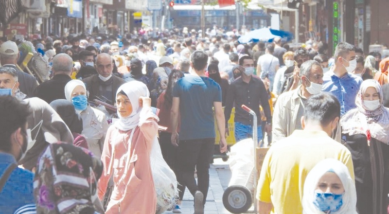 Tam kapanma öncesi tıklım tıklım görüntü