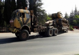 Tanklar sınıra gidiyor