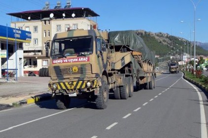 Tanklar sınıra gidiyor