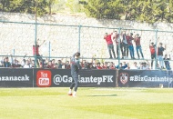 Taraftarlar, takıma destek için antrenmanı izledi