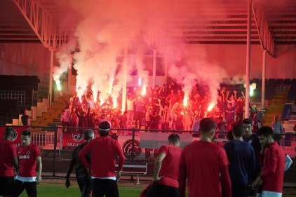 Taraftarlar takıma, Ümraniyespor maçı öncesi moral verdi