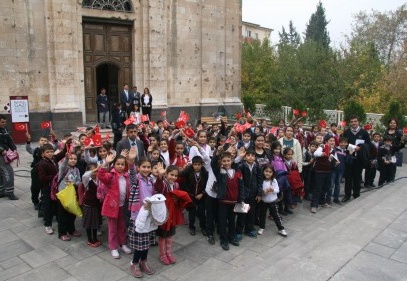Tarih ve kültür gezileri projesi bu yıl da devam ediyor