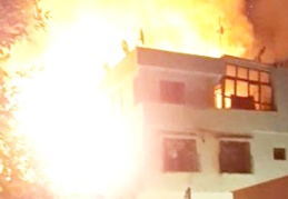 Tarihi Antep evinde çıkan yangın büyümeden söndürüldü