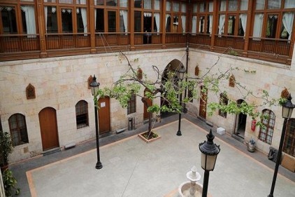 Tarihi evler, dönemin ihtiyaçlarına göre şekillendirilmiş