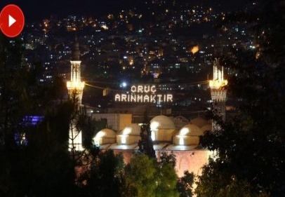 Tarihi Ulucami'ye mahyalar böyle asıldı